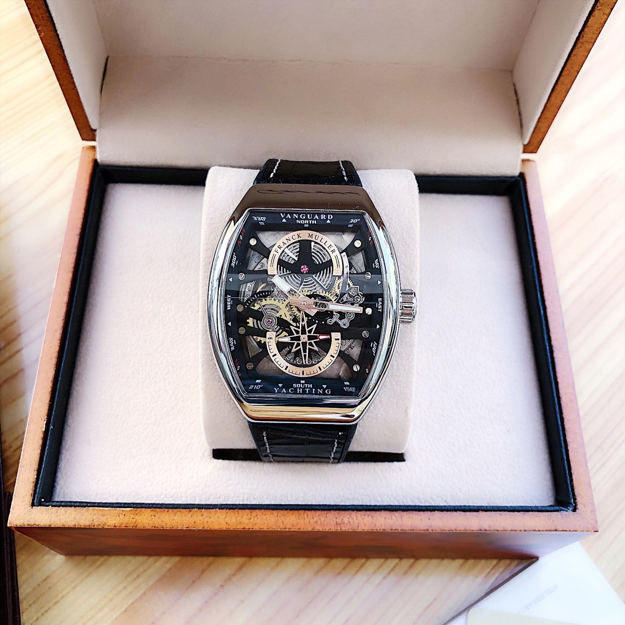 Đồng hồ nam Đồng hồ nam