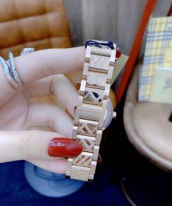 Đồng hồ Burberry dây kim loại
