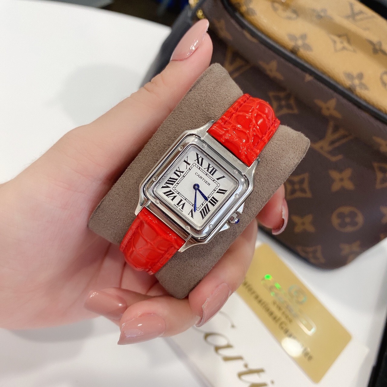 Đồng hồ Cartier nữ Đồng hồ Cartier nữ