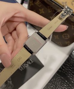 Đồng hồ Cartier nữ mặt vuông