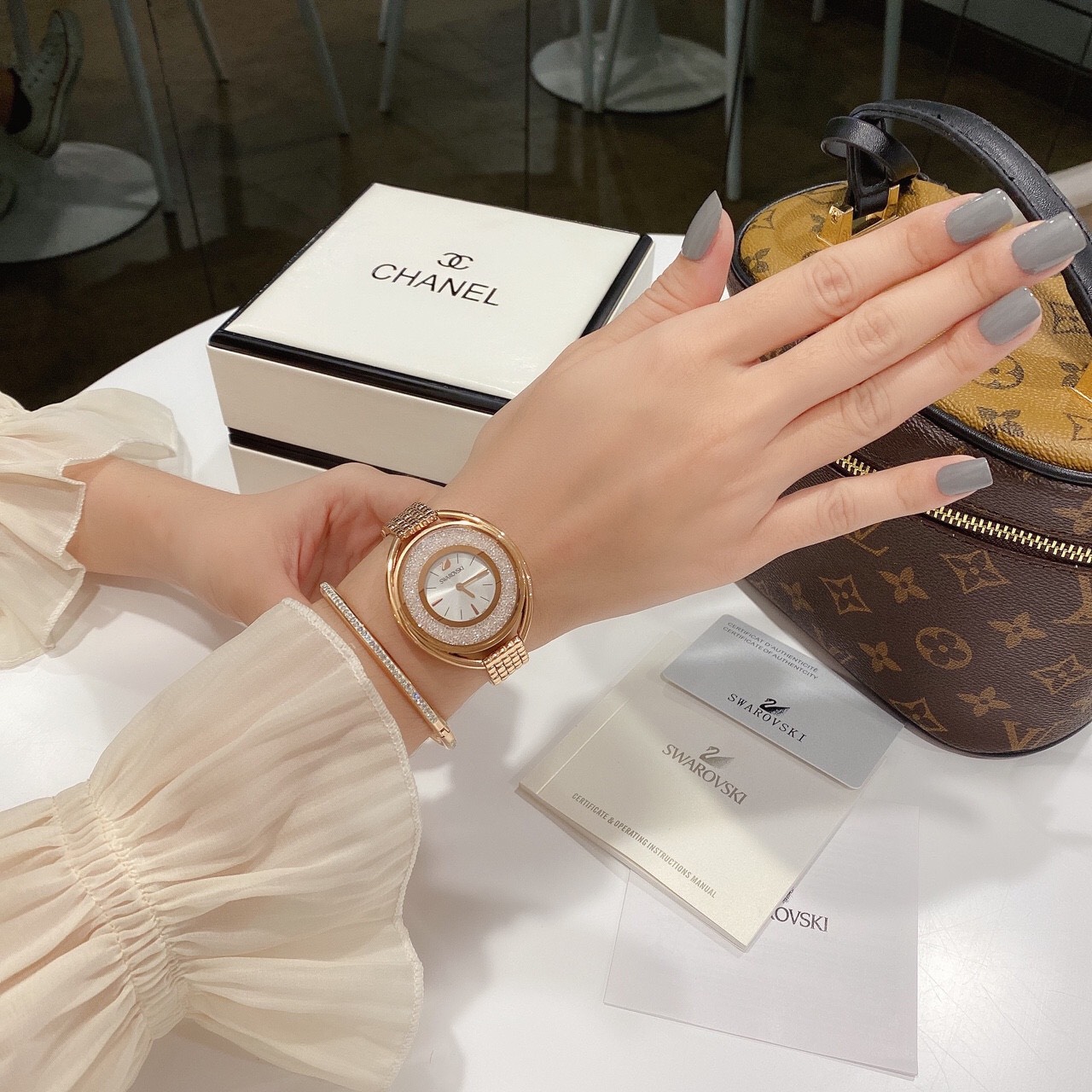 Đồng hồ Swarovski nữ cao cấp Đồng hồ Swarovski nữ cao cấp