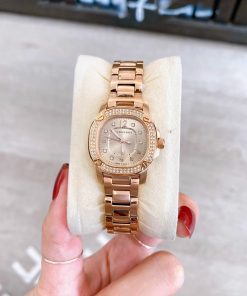 Đồng hồ Burberry nữ dây kim loại