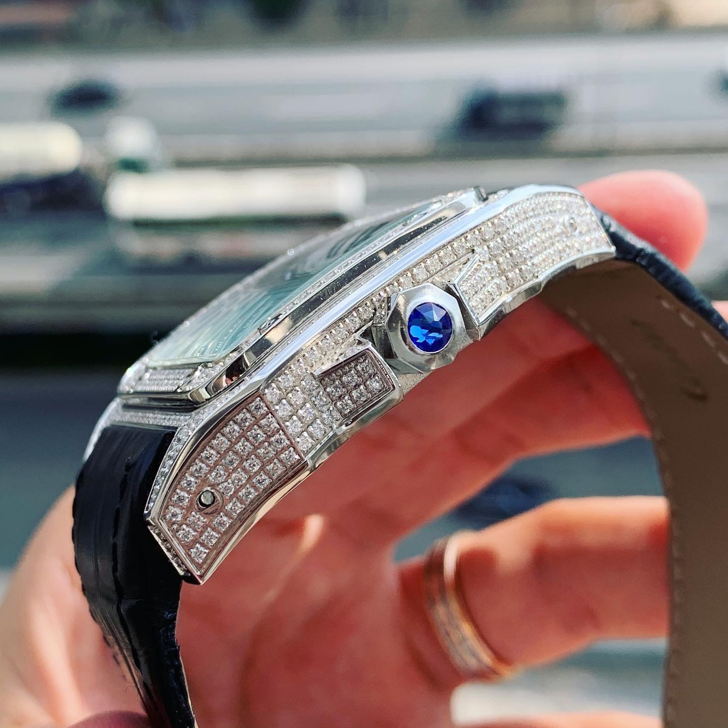 Đồng hồ Cartier đính đá Đồng hồ Cartier đính đá