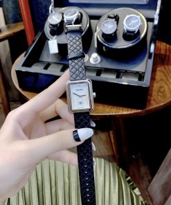 Đồng hồ Chanel nữ mặt chữ nhật