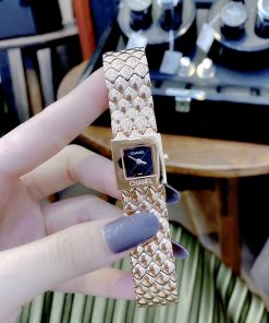 Đồng hồ Chanel nữ mặt vuông