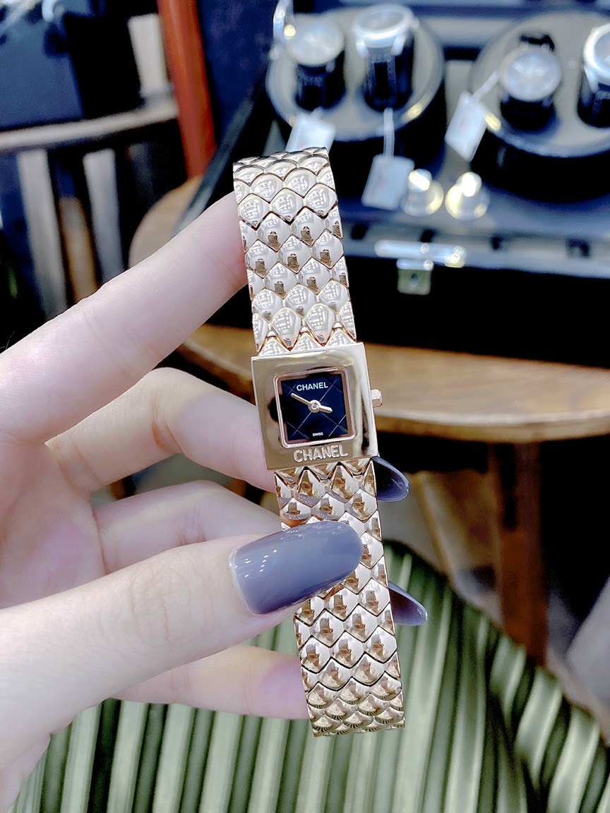 Đồng hồ Chanel nữ mặt vuông Đồng hồ Chanel nữ mặt vuông