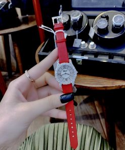 Đồng hồ Chopard nữ dây da màu đỏ
