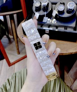 Đồng hồ Gucci nữ mặt vuông