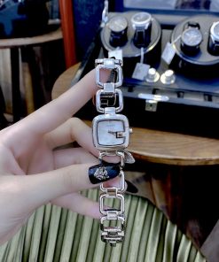 Đồng hồ Gucci nữ mặt vuông