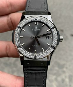 Đồng hồ Hublot màu xám