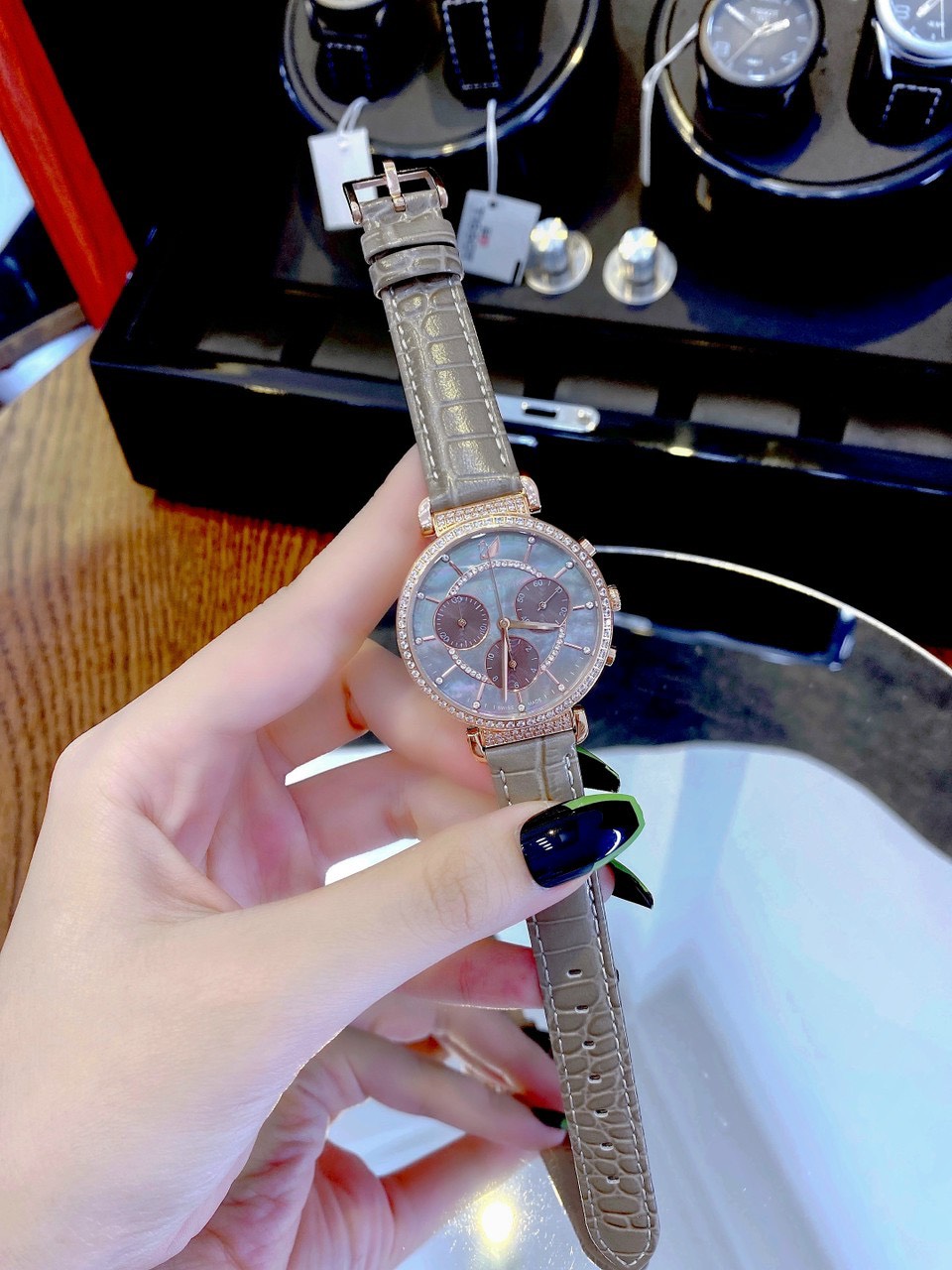 Đồng hồ Swarovski Đồng hồ Swarovski