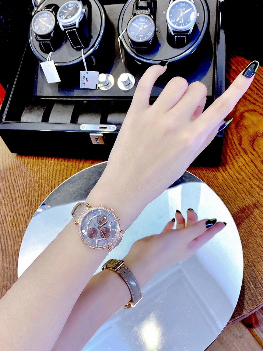 Đồng hồ Swarovski nữ dây da Đồng hồ Swarovski nữ dây da