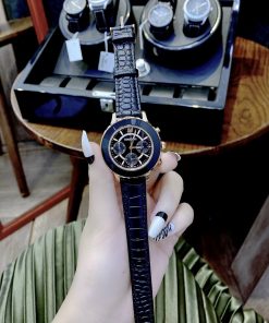 Đồng hồ Swarovski nữ dây da màu đen