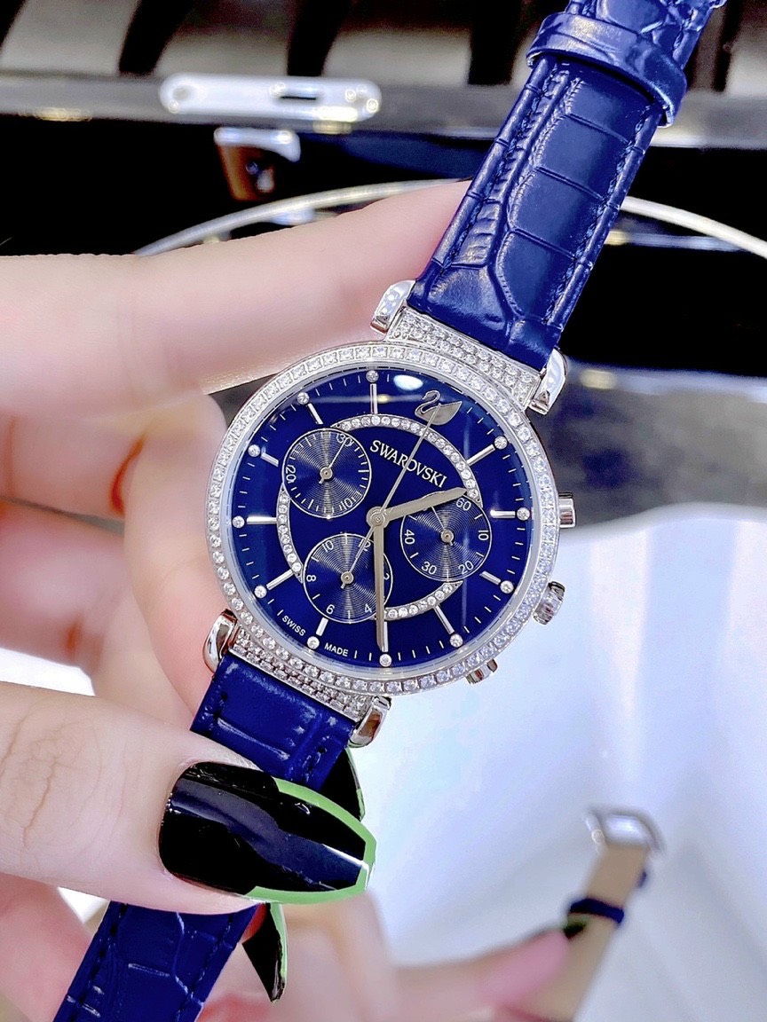Đồng hồ Swarovski nữ dây da màu xanh dương Đồng hồ Swarovski nữ dây da màu xanh dương