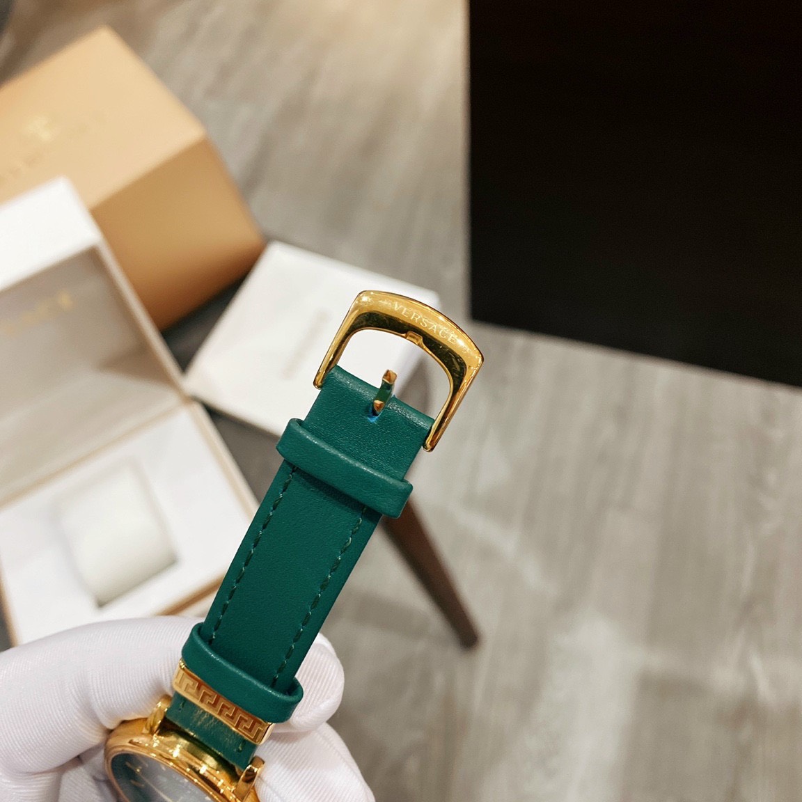 Đồng hồ Versace nữ giá rẻ Đồng hồ Versace nữ giá rẻ