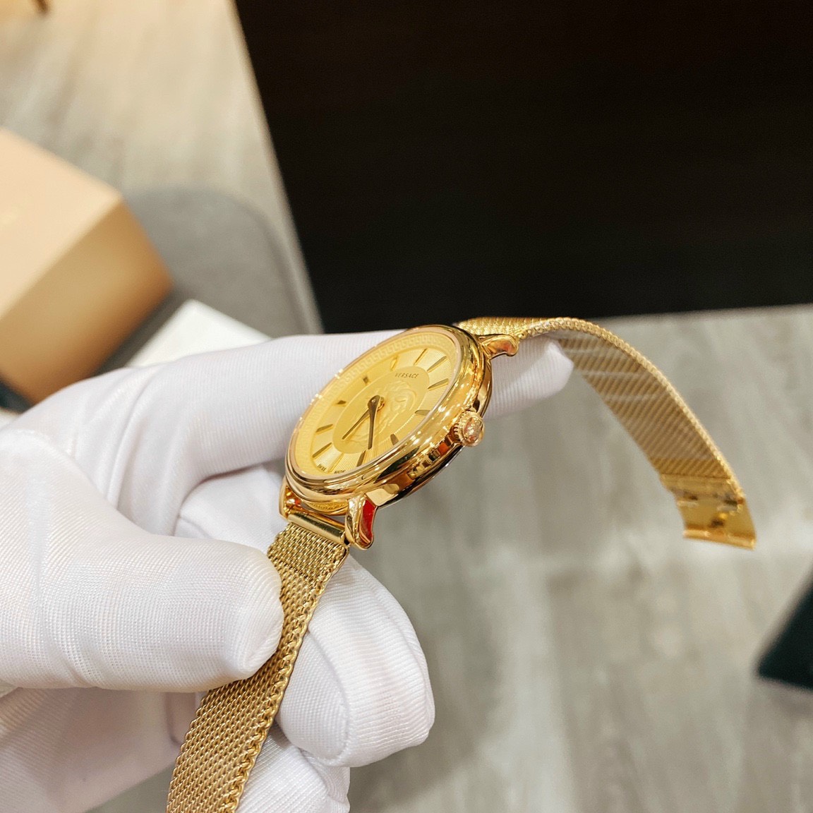 Đồng hồ Versace nữ giá rẻ Đồng hồ Versace nữ giá rẻ