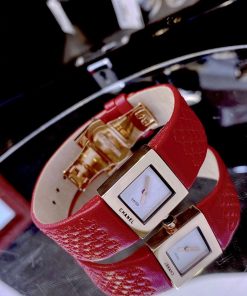Đồng hồ Chanel nữ dây da