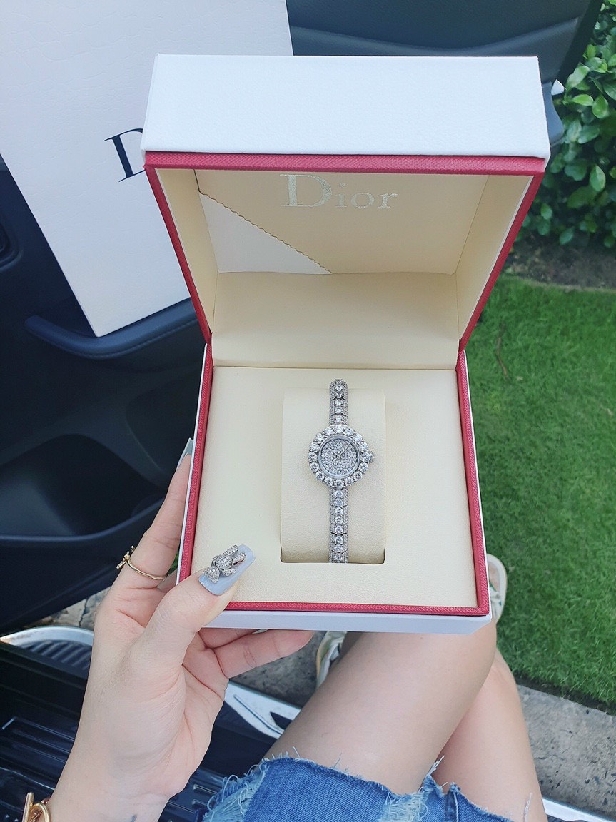 Đồng hồ Dior dạng lắc Đồng hồ Dior dạng lắc