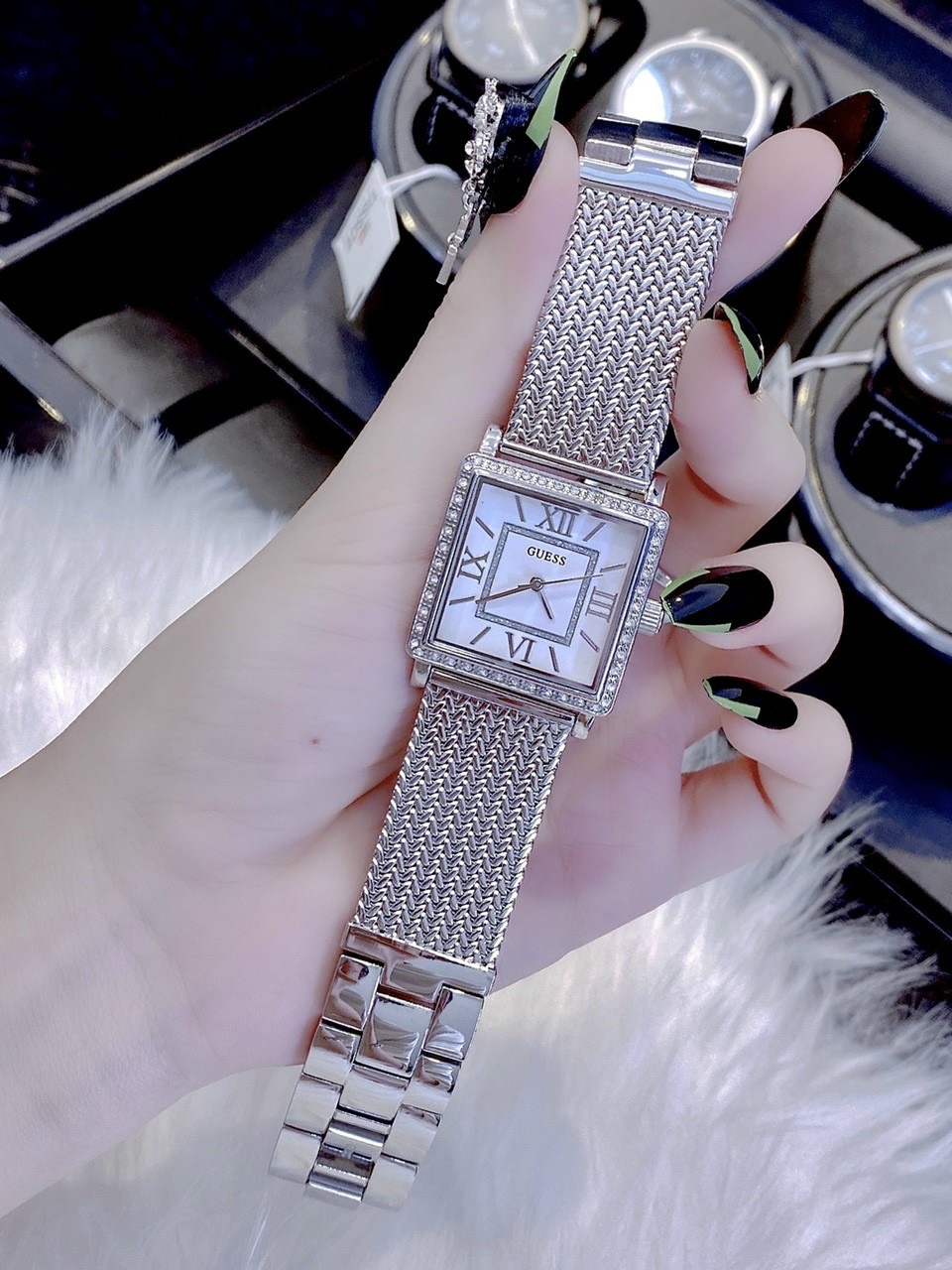 Đồng hồ Guess W0826L1 Đồng hồ Guess W0826L1