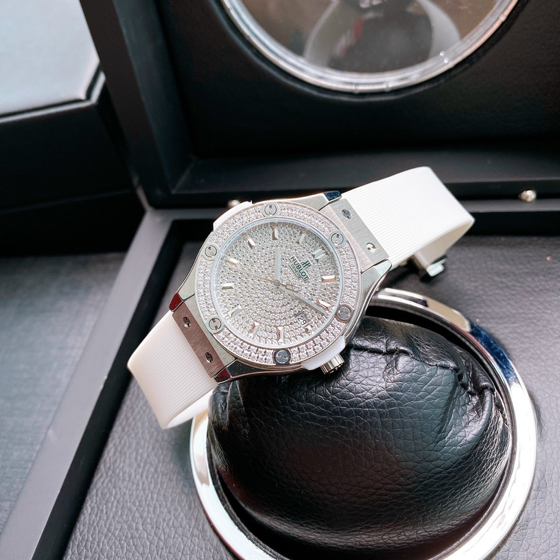 Đồng hồ Hublot nữ đính đá Đồng hồ Hublot nữ đính đá