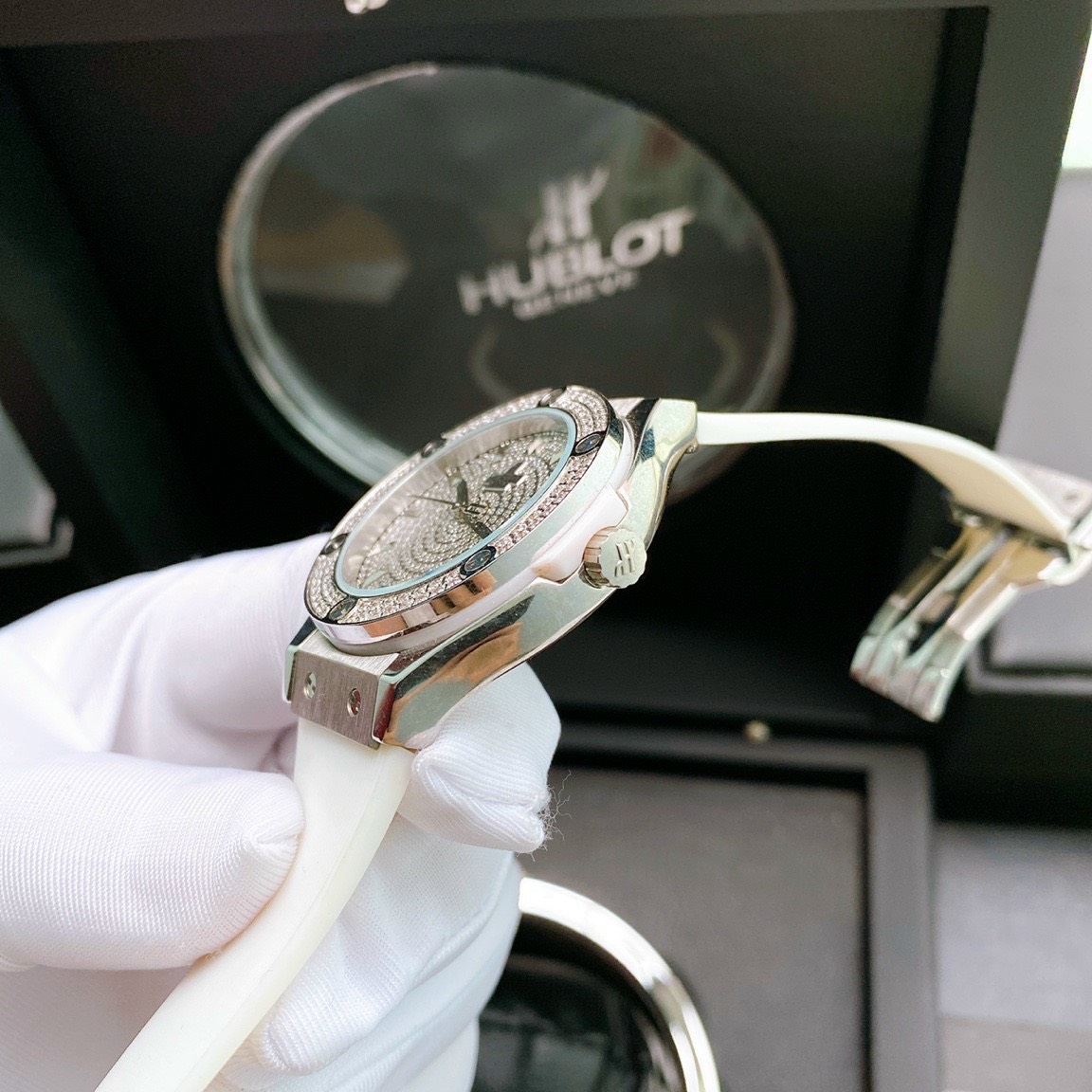 Đồng hồ Hublot nữ màu trắng Đồng hồ Hublot nữ màu trắng