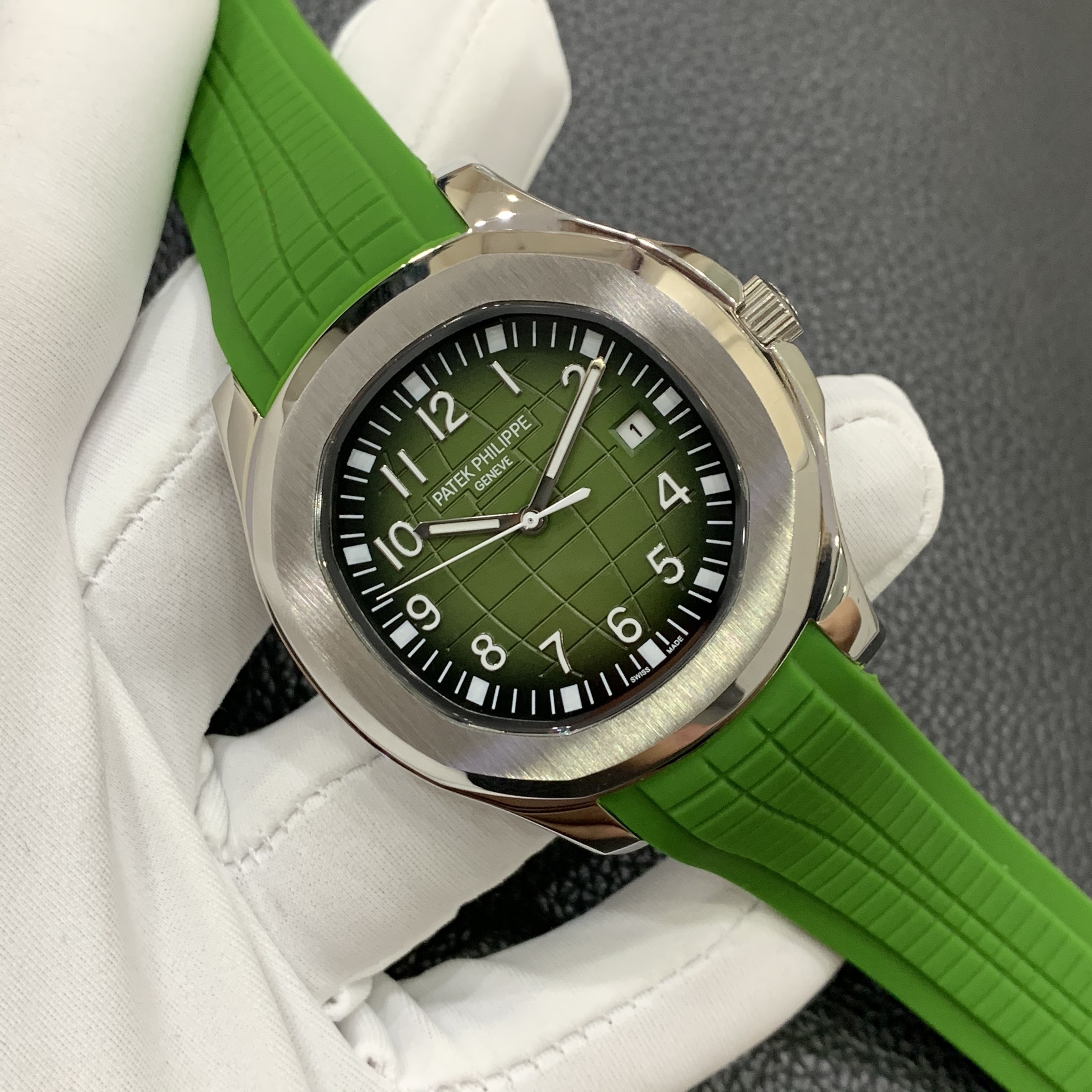 Đồng hồ Patek Philippe Nautilus Đồng hồ Patek Philippe Nautilus