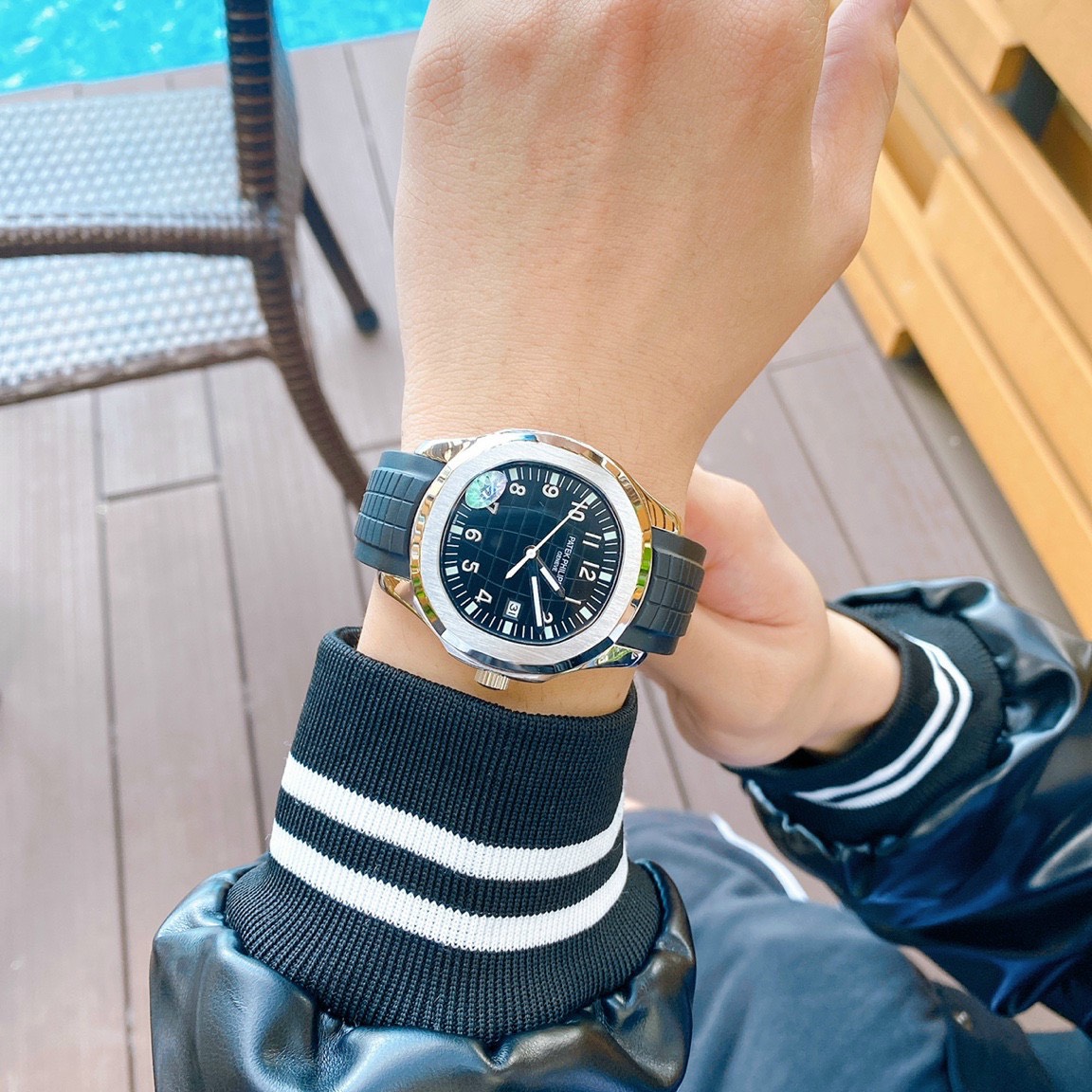 Đồng hồ Patek Philippe nam dây cao su màu đen Đồng hồ Patek Philippe nam dây cao su màu đen