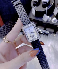 Đồng hồ nữ dây da Chanel