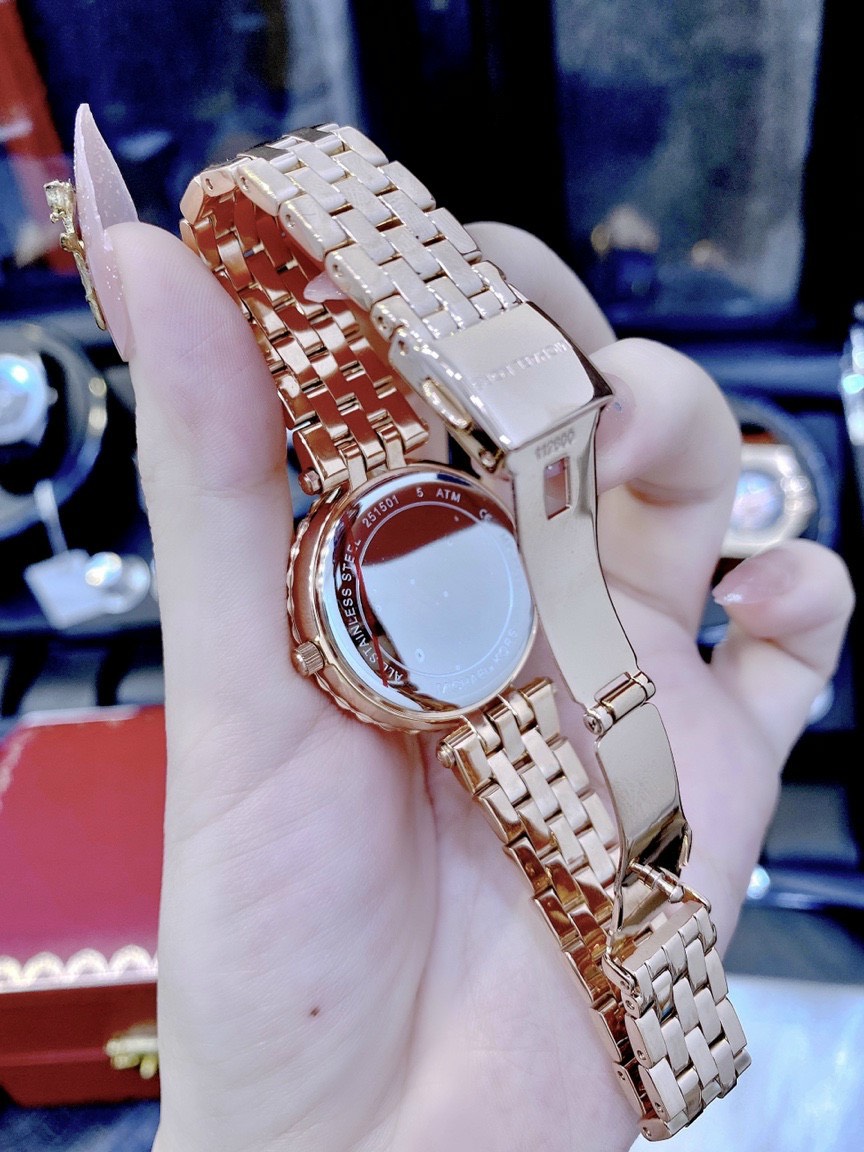 Đồng hồ MK nữ dây kim loại Đồng hồ MK nữ dây kim loại