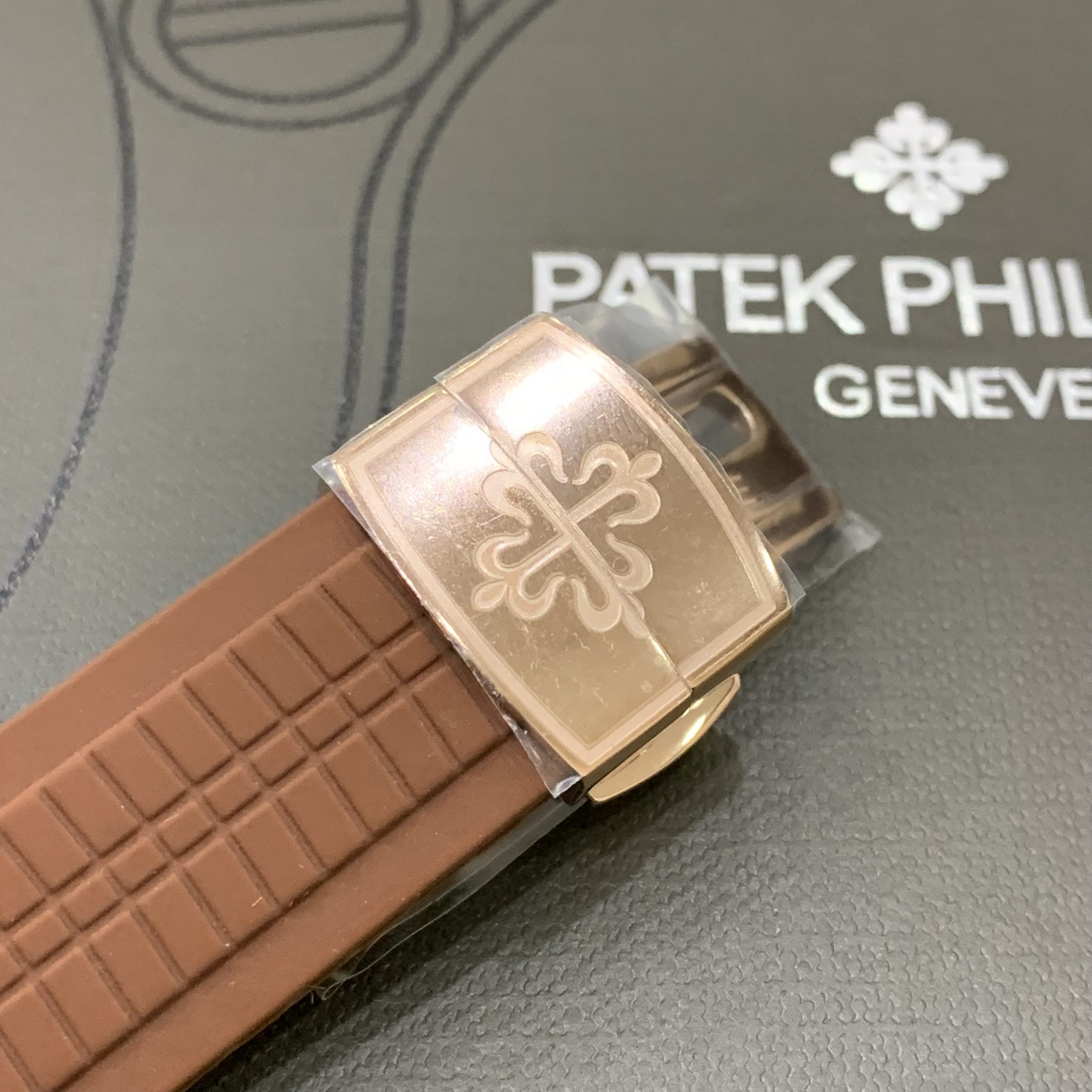 Đồng hồ Patek Philippe giá rẻ Đồng hồ Patek Philippe giá rẻ