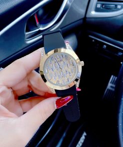 Đồng hồ Guess dây cao su màu đen
