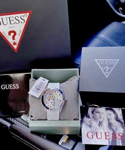 Đồng hồ Guess dây cao su màu trắng