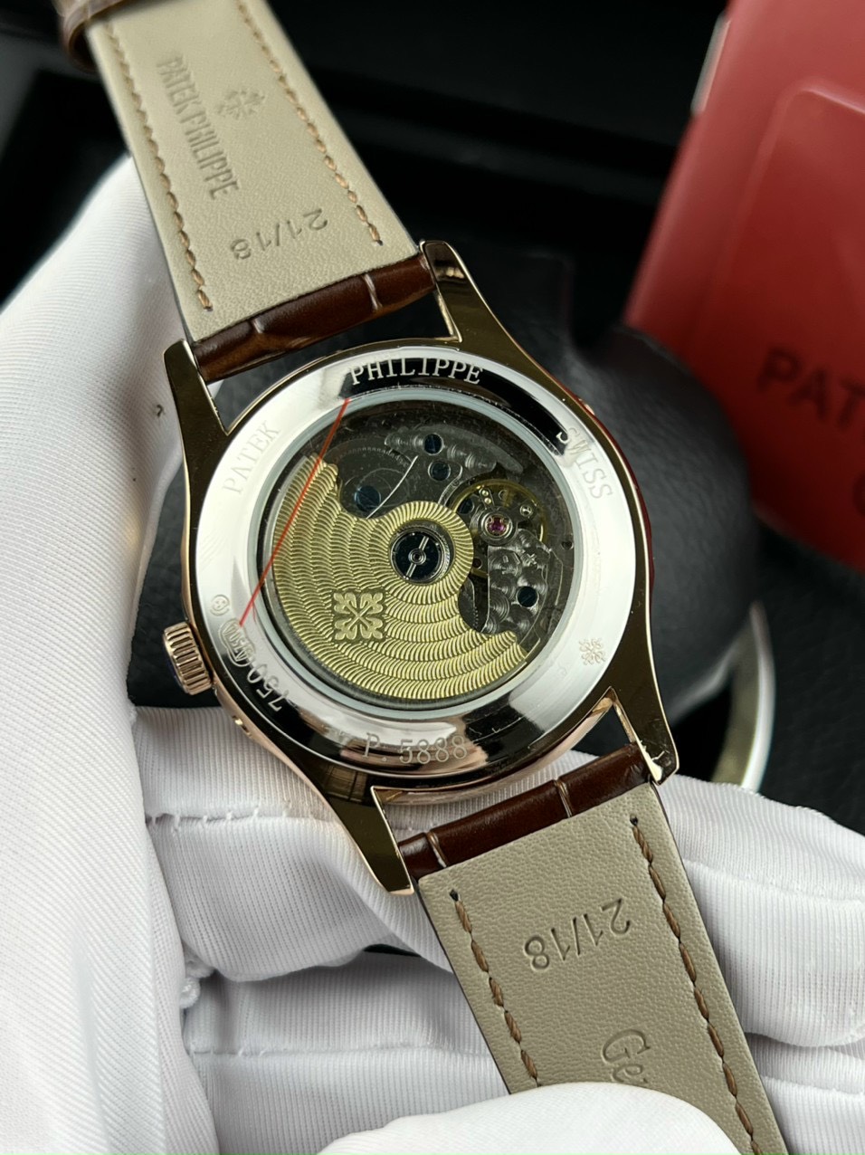 Đồng hồ Patek Philippe cơ lộ máy Đồng hồ Patek Philippe cơ lộ máy