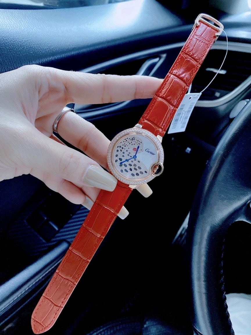 Đồng hồ Cartier nữ dây da màu đỏ Đồng hồ Cartier nữ dây da màu đỏ