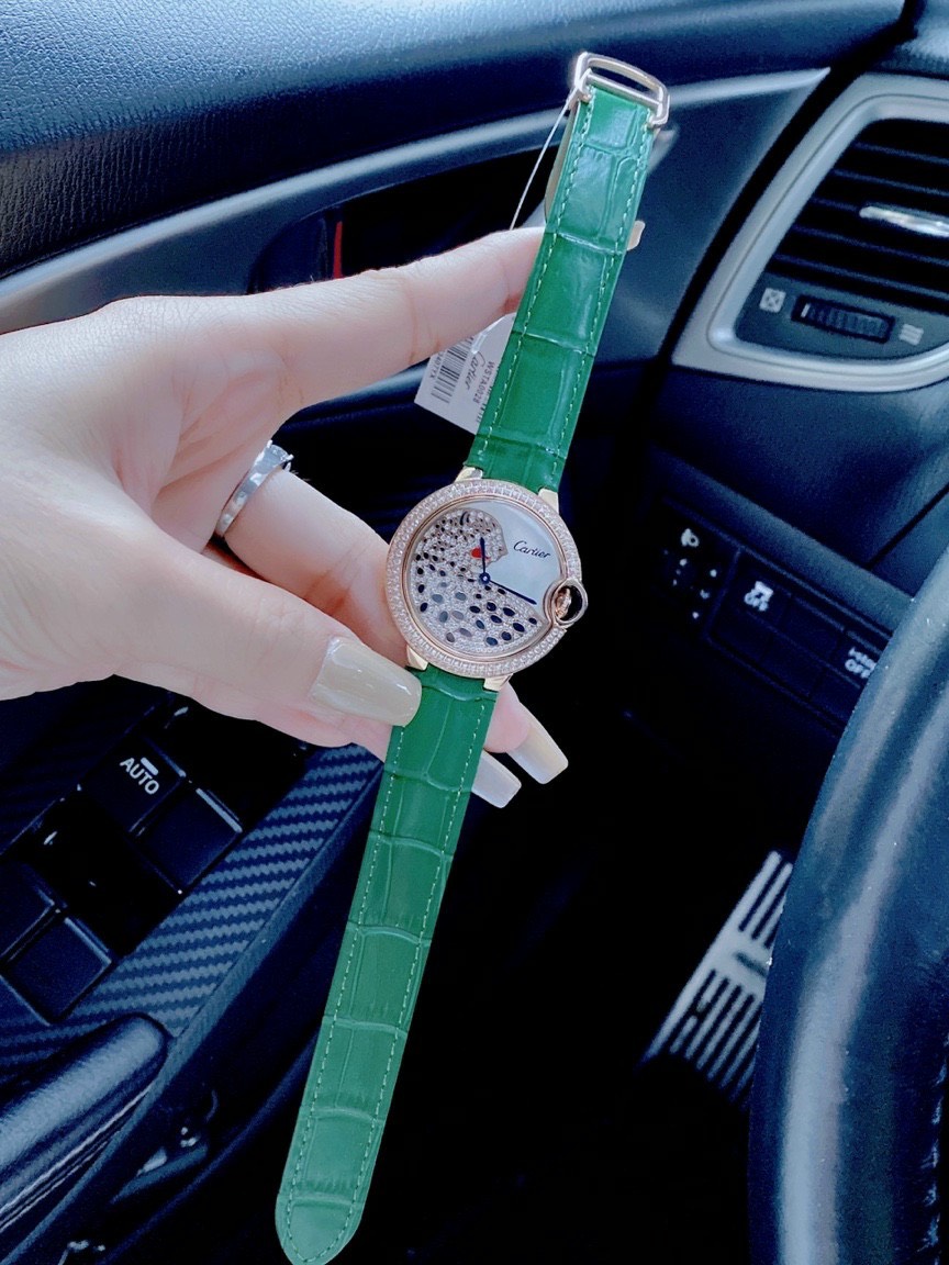 Đồng hồ Cartier nữ dây da màu xanh lá cây Đồng hồ Cartier nữ dây da màu xanh lá cây