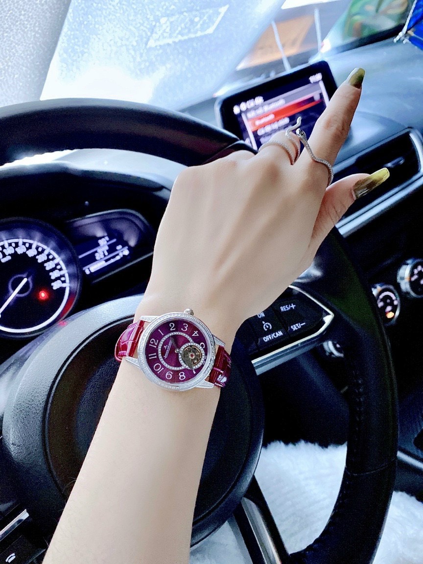 Đồng hồ Jaeger Lecoultre siêu cấp Đồng hồ Jaeger Lecoultre siêu cấp