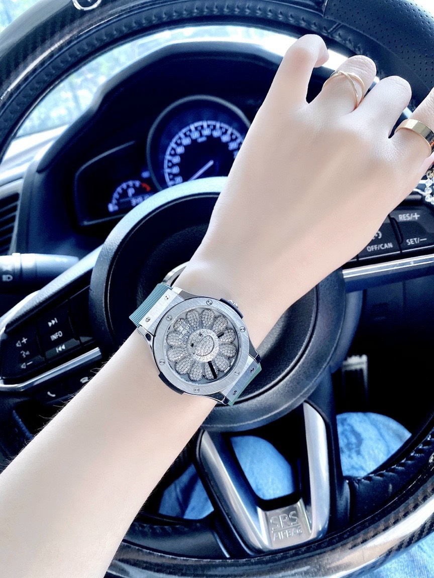 Đồng hồ Hublot nữ giá rẻ Đồng hồ Hublot nữ giá rẻ