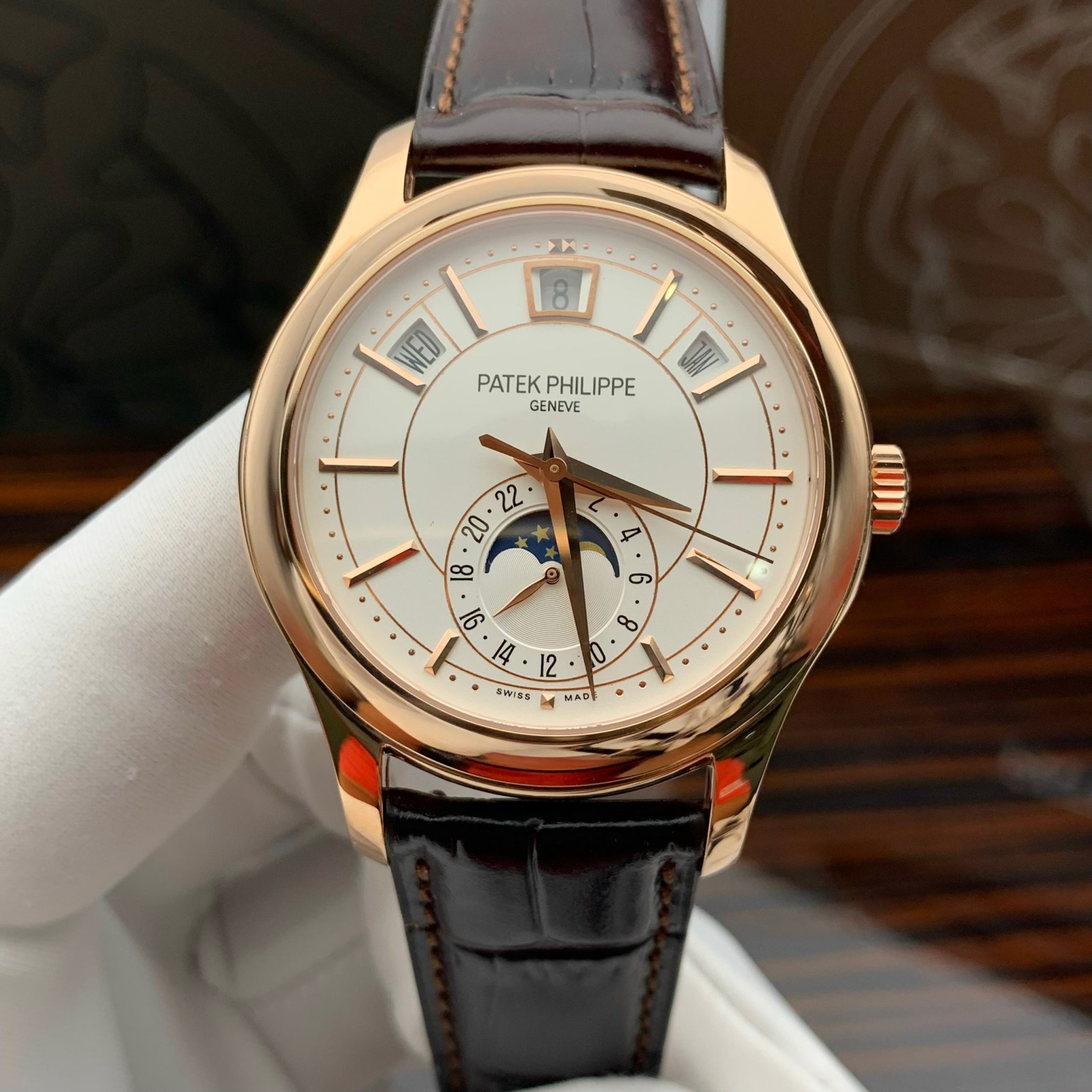Đồng hồ Patek Philippe 5205G siêu cấp Đồng hồ Patek Philippe 5205G siêu cấp