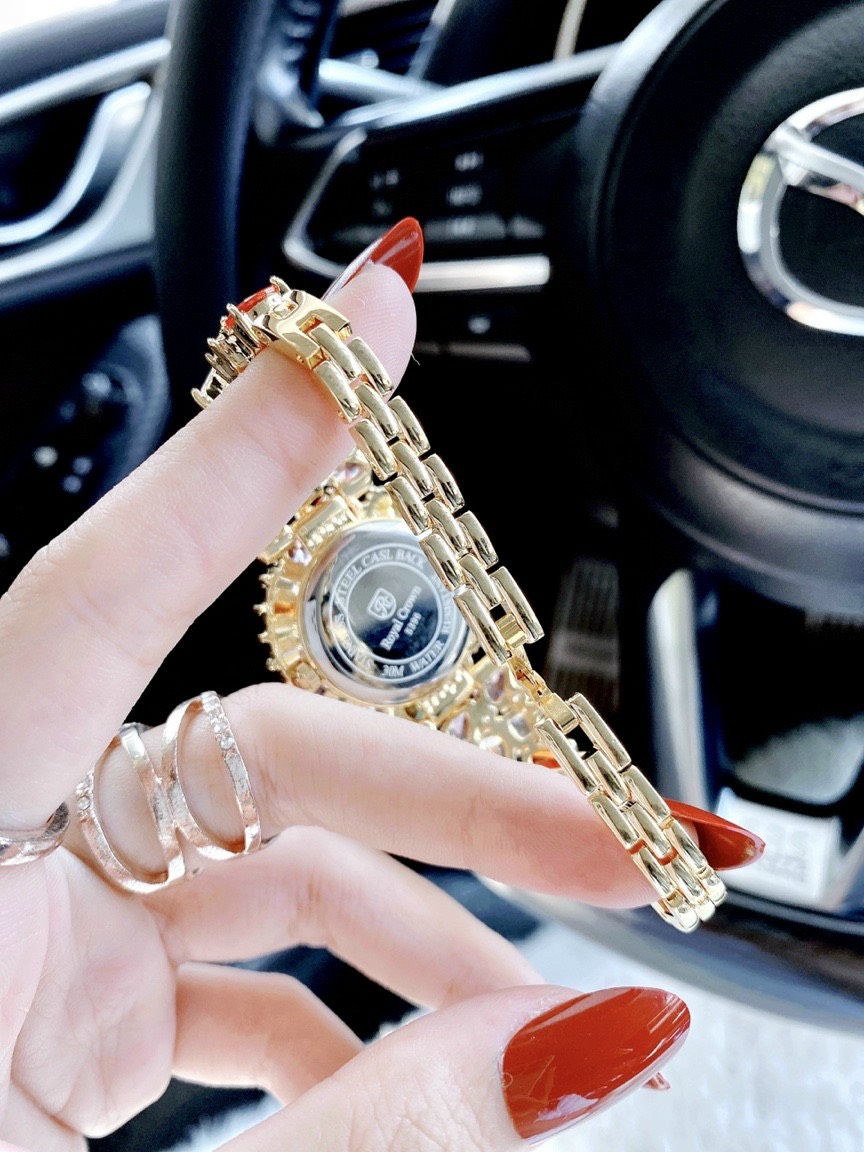 Đồng hồ Royal Crown dây kim loại Đồng hồ Royal Crown dây kim loại