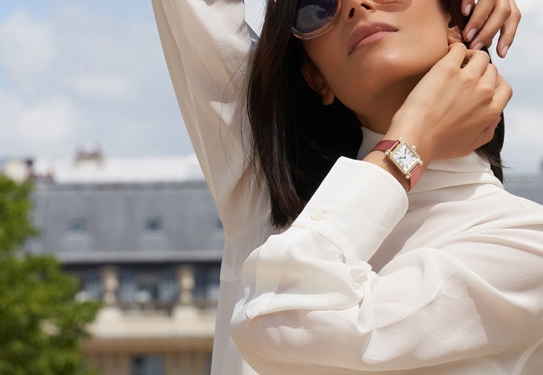 Cổ tay nữ 14cm đeo đồng hồ size bao nhiêu là đẹp