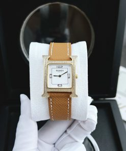 Đồng hồ Hermes mặt vuông đính đá