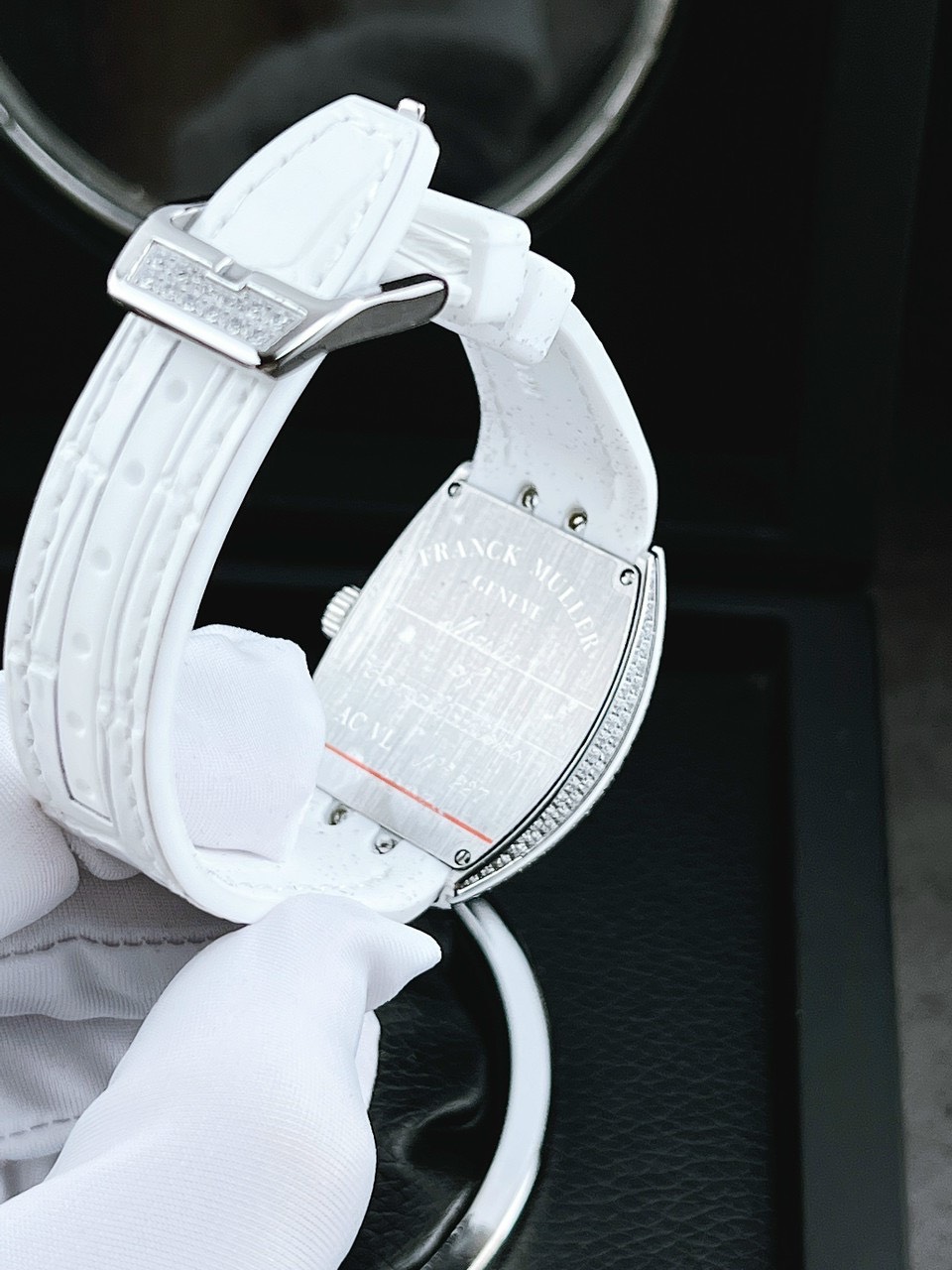 Đồng hồ Franck Muller nữ màu trắng Đồng hồ Franck Muller nữ màu trắng