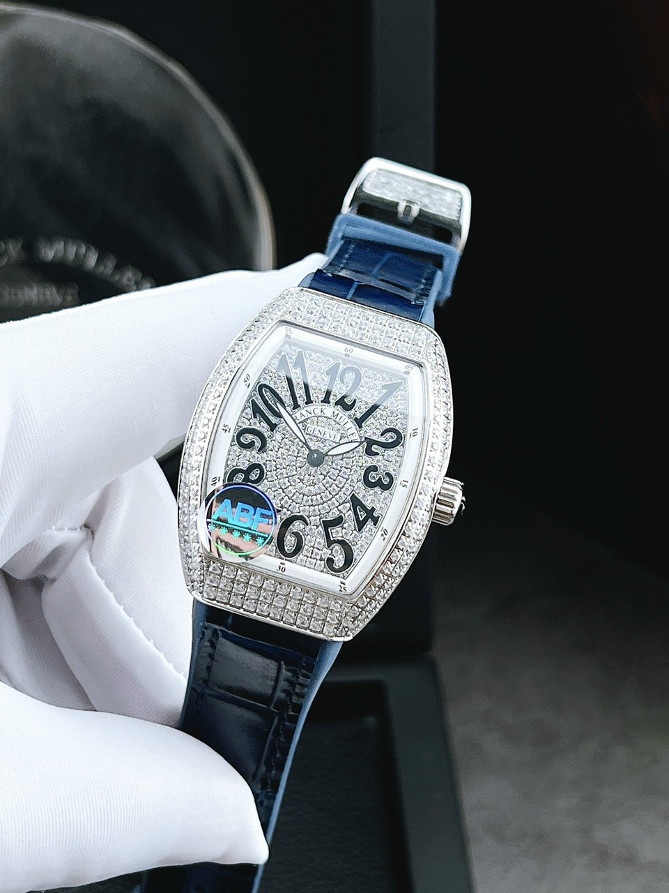 Đồng hồ nữ Franck Muller V32 màu xanh Đồng hồ nữ Franck Muller V32 màu xanh