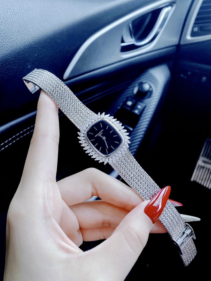 Đồng hồ Patek Philippe Fake cao cấp Đồng hồ Patek Philippe Fake cao cấp