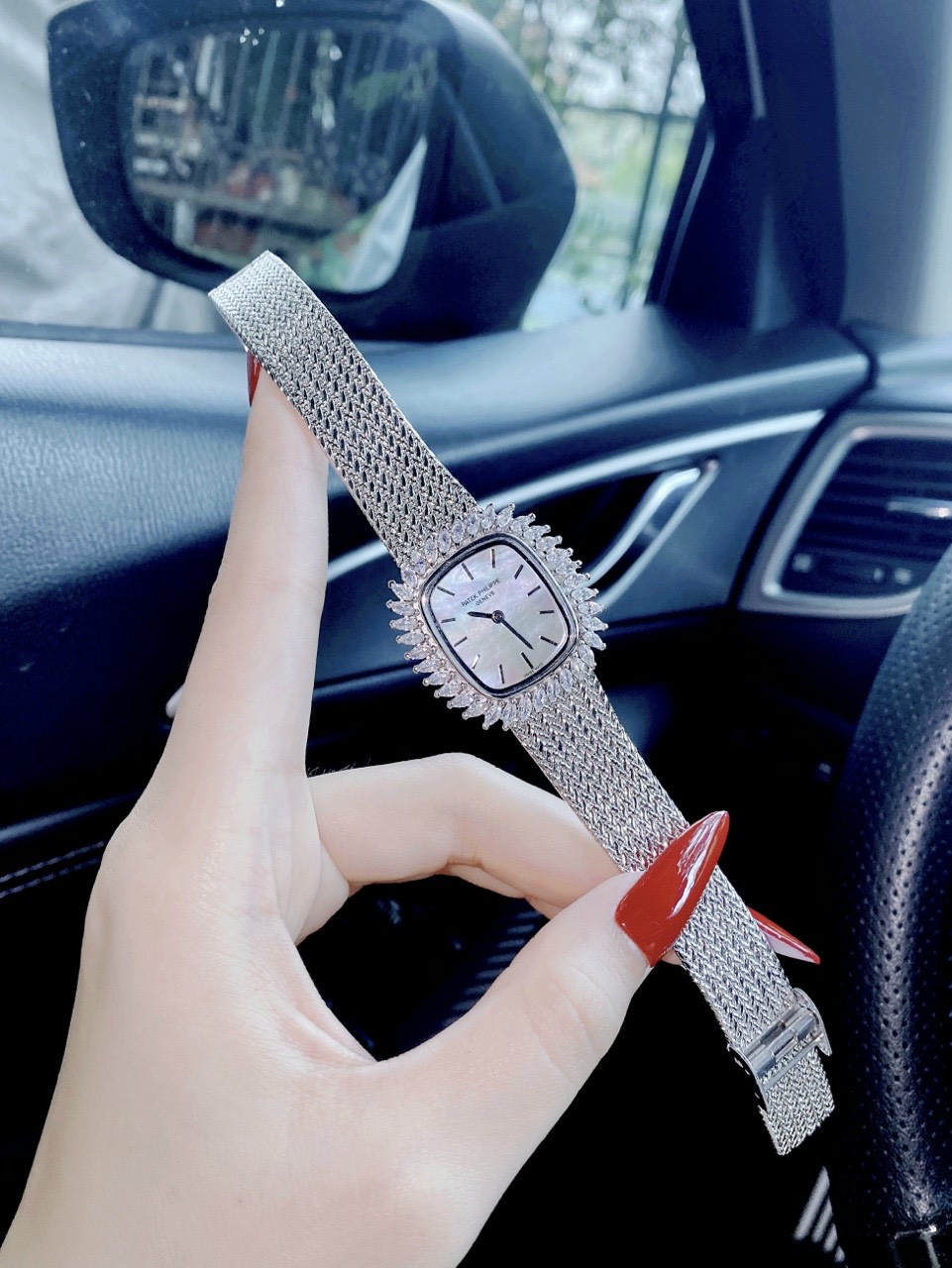 Đồng hồ Patek Philippe giá rẻ Đồng hồ Patek Philippe giá rẻ