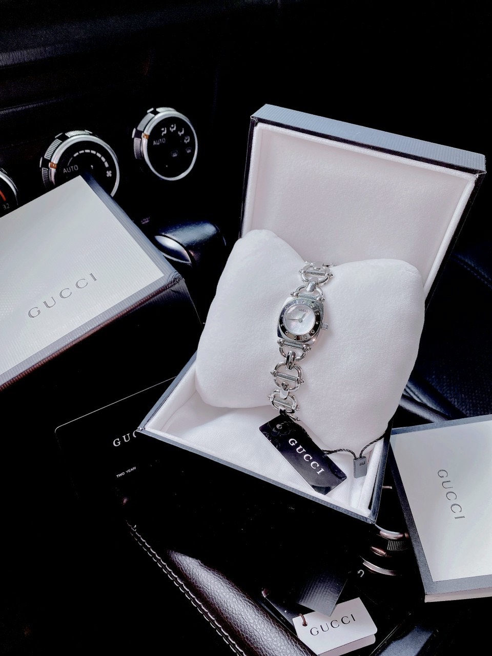 Đồng hồ nữ Gucci giá rẻ Đồng hồ nữ Gucci giá rẻ