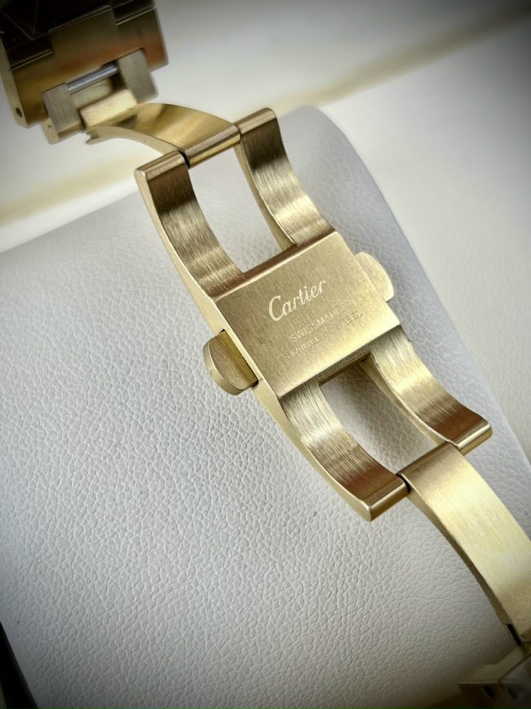 Đồng hồ Cartier nam dây kim loại màu vàng