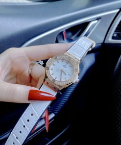 Đồng hồ Hublot màu trắng