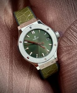 Đồng hồ Hublot nữ màu xanh lá cây