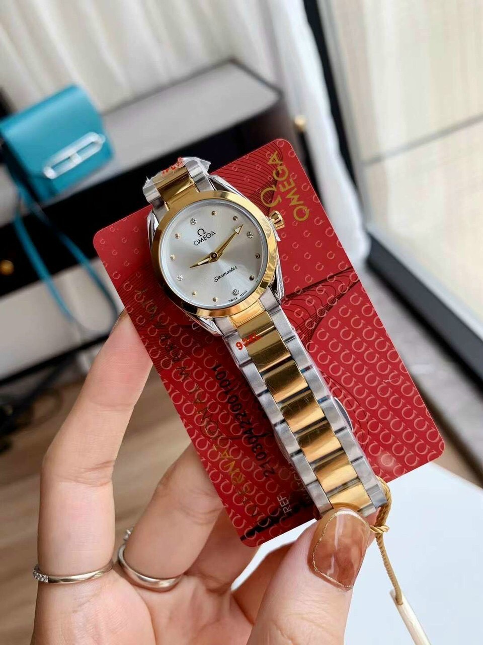 Đồng hồ Omega nữ mặt tròn Đồng hồ Omega nữ mặt tròn